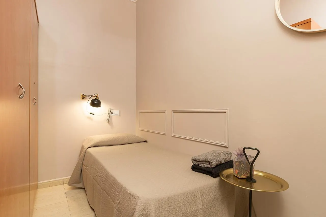 Aparteasy - Plaza Espana & Fira Barselona 0*,  İspanya